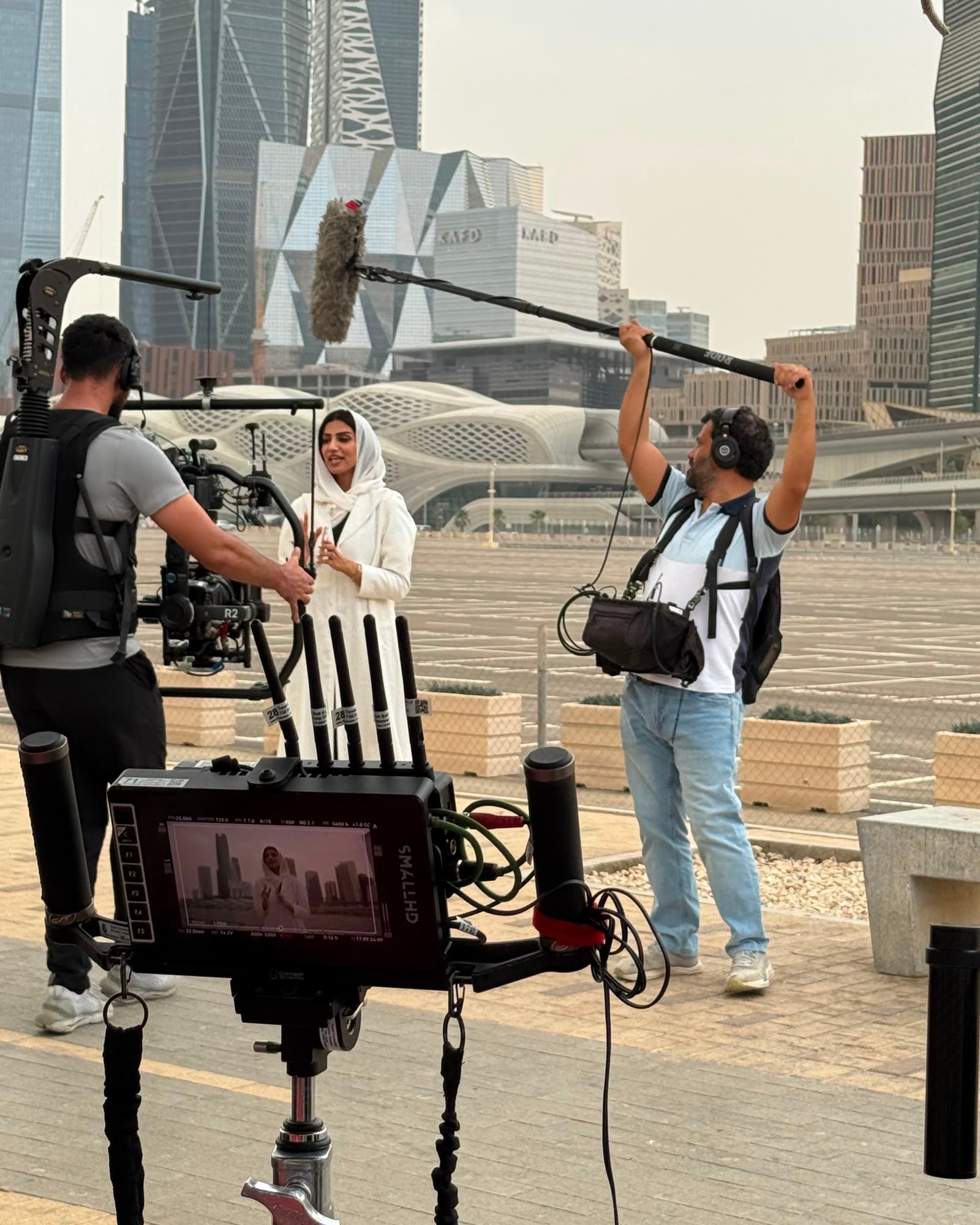 تصوير في موقع بالمركز المالي في الرياض