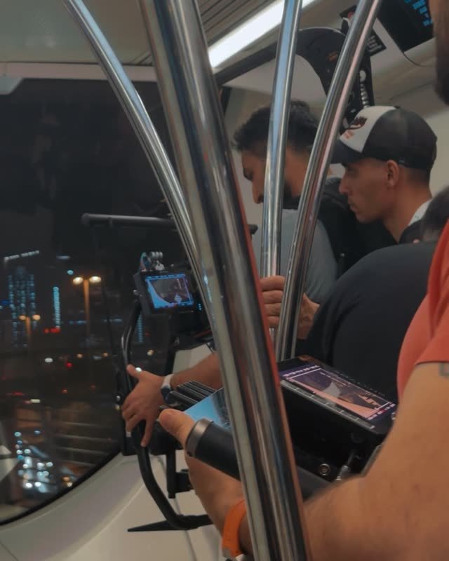 وحدة تصوير ليلية داخل مركبة نقل حديثة