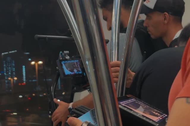 وحدة تصوير ليلية داخل مركبة نقل حديثة